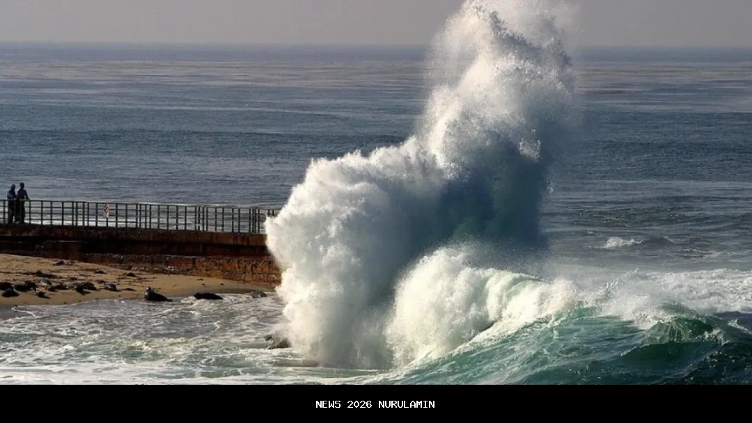 Prakiraan Cuaca Sulbar 27 Oktober 2025: Hujan Lebat dan Gelombang Tinggi