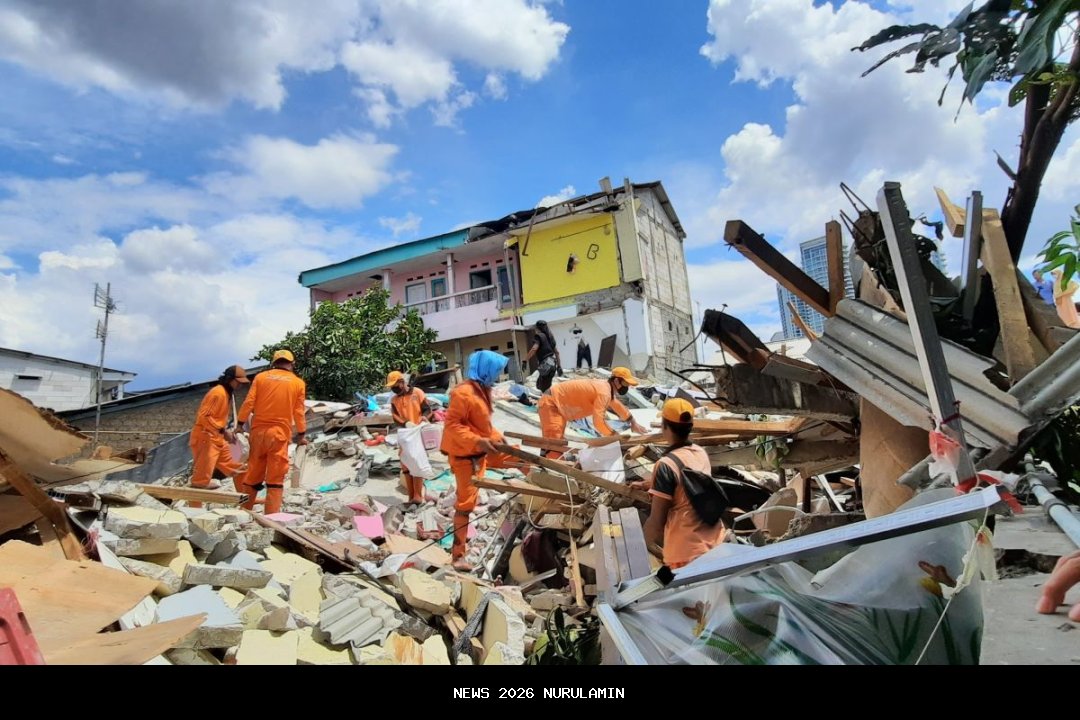 Bangunan Indekos di Pajajaran Bandung Roboh Akibat Longsor, 3 Orang Terkena Dampak