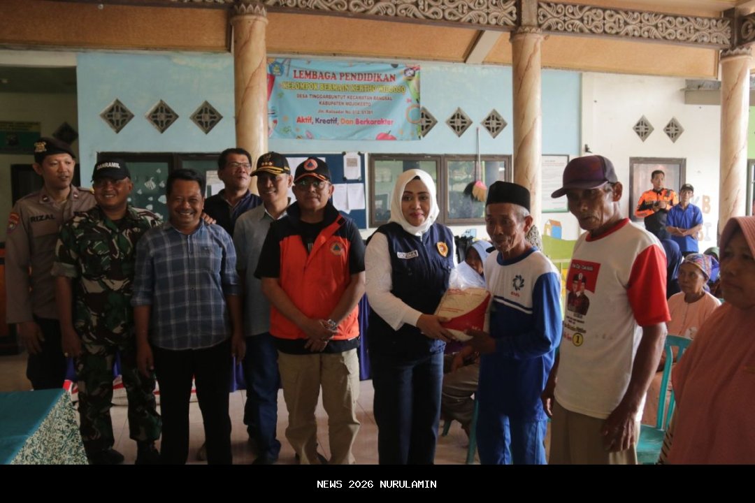 Tindak Lanjut Program Gubernur: Pemkab Mojokerto Beri Bantuan Alat Damkar di Kepuhanyar