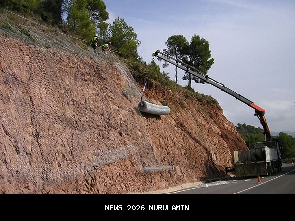 Talud Sekolah SMP Negeri 2 Rawalo Longsor, Aktivitas Belajar Tetap Berjalan Normal