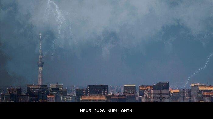 Ramalan Cuaca Jatim: Hujan dan Petir Mengancam 27 Oktober 2025