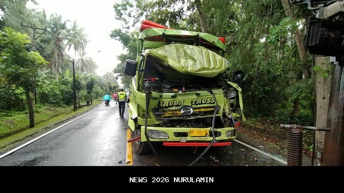 Pemotor Tabrak Truk Parkir di Temon, Alami Luka-luka