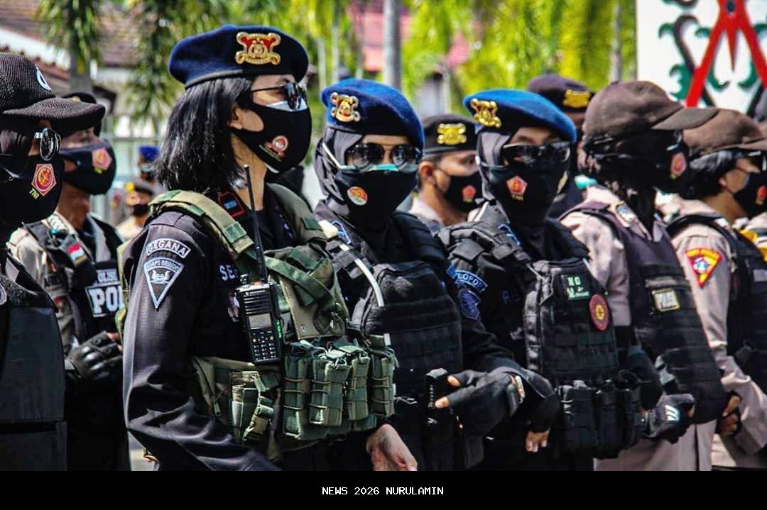 Brimob Polda Kaltim Patroli Malam di Paser, Jaga Keamanan Wilayah