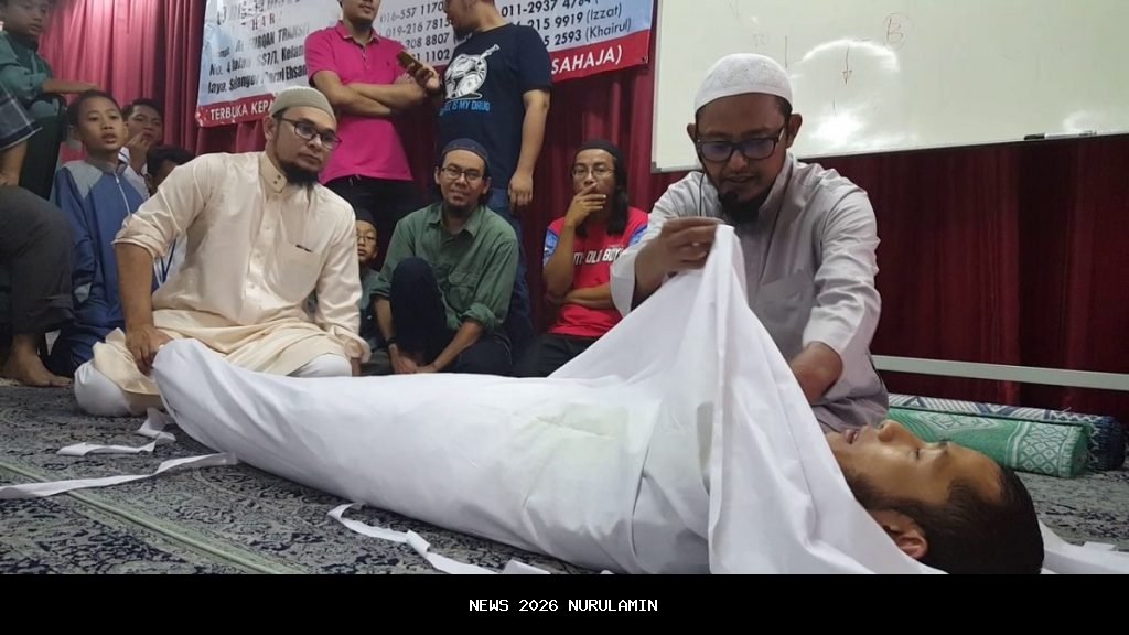 Video Jenazah di Tanjabtim Jambi Dibawa Pakai Jonder Akibat Jalan Rusak