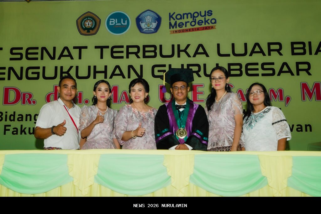 Mantan Rektor Undana Prof Maxs Sanam Dapat Penghargaan Kupang 2025 sebagai Rektor Inspiratif
