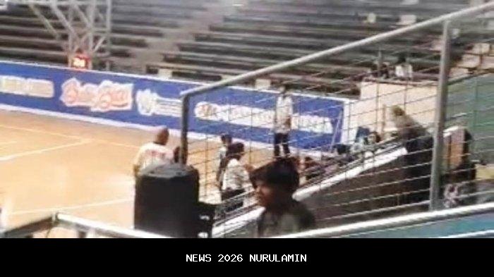 GOR Kota Baru Jambi Viral Akibat Atap Bocor Tunda Pertandingan Futsal