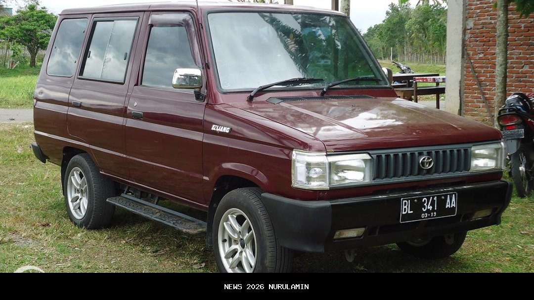 Kijang Super Ringsek Diamuk Massa di Bogor, Diduga Pelaku Tabrak Lari