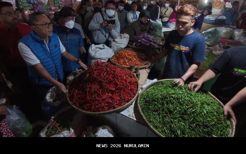 Wapres Gibran Kunjungi Pasar Induk Jagasatru Cirebon, Pantau Harga Pangan