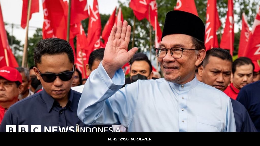 Tiba di Malaysia, Trump Joget Bersama Penari, Anwar Ibrahim Tertawa Bahagia