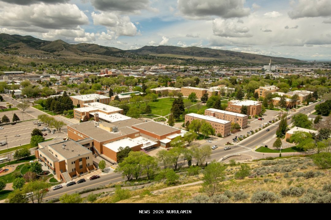 Isu Perang Dingin Muncul, Menkeu Purbaya Akhirnya Berbicara Soal Tidak Sapa Luhut di Sidang Kabinet