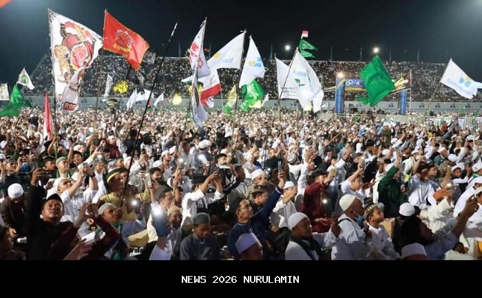 Ribuan Warga Kaltim Bersholawat, Habib Syech Doakan Kaltim Makmur