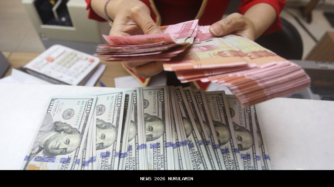 Rupiah Terpuruk, Melemah ke Rp16.693 per Dolar AS