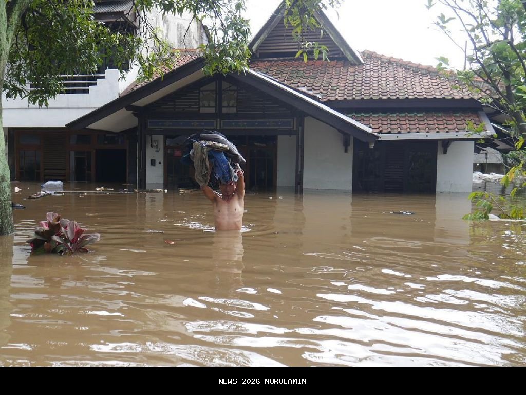16 Bangunan Ilegal di Bongkar untuk Cegah Banjir di Cimahi