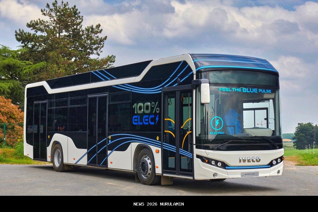 Bus Rombongan FKK Semarang Terguling di Tol Pemalang: 4 Tewas, 4 Ambulans Dikirim!