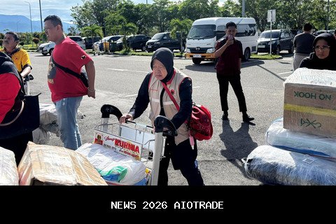 Bangkitkan Ekonomi Pengungsi Agam, Risma Tawarkan Budidaya Ayam