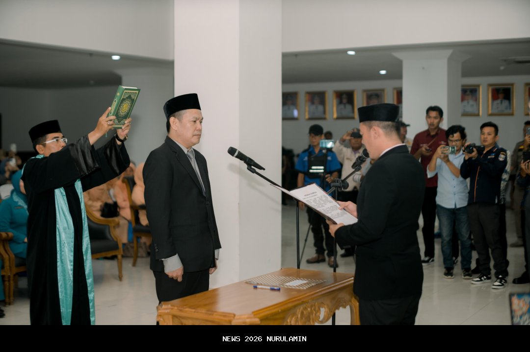 Tedi Zadmiko Dilantik Jadi Sekda Pesisir Barat