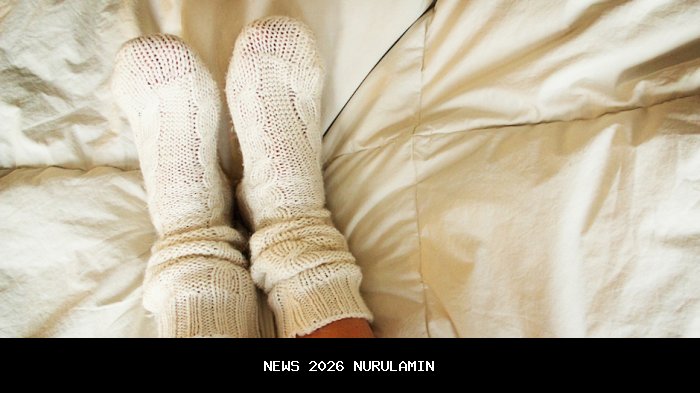 12 Makna Mimpi Kaus Kaki Putih, Tanda Kesulitan Keuangan