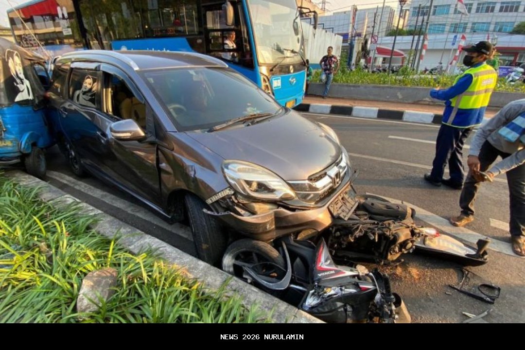 Tabrakan Mobil Truk dan Motor di Kubu Raya, Pengendara Motor Tewas