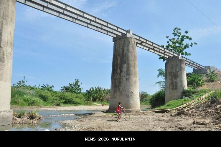 Tiga Bulan Diresmikan, Jembatan Babakan Losari Ambrol: Ekonomi Warga Dua Kabupaten Terhenti
