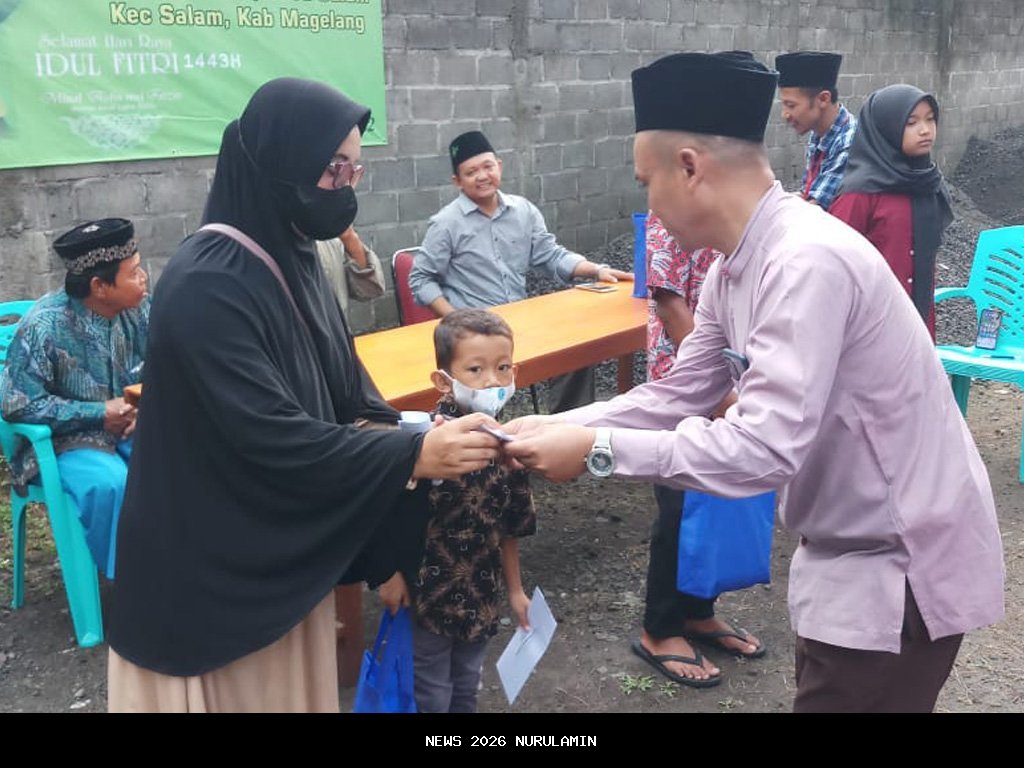 Kades Kertajaya Rutin Bantu Yatim dan Dhuafa