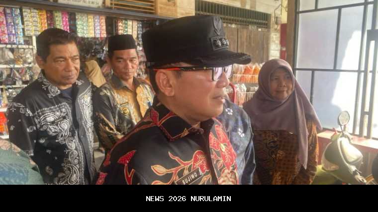 Penghentian Sementara Aktivitas Penimbunan Lahan Living Mall, Bupati Sujiwo: Berbahaya bagi Pengguna Jalan