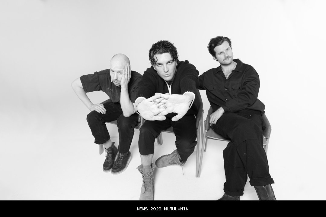 Lirik Lagu Good Parts - LANY