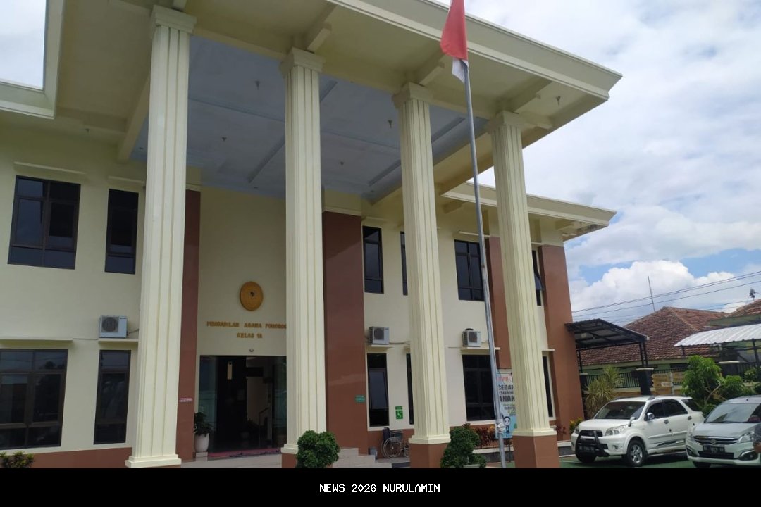 Pasangan Korban Pembunuhan Anak di Ponorogo Dimakamkan Bersama