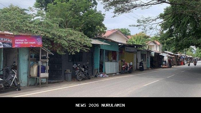 Penertiban di Jalan Syiah Kuala, Petugas Angkut Kios dan Kursi