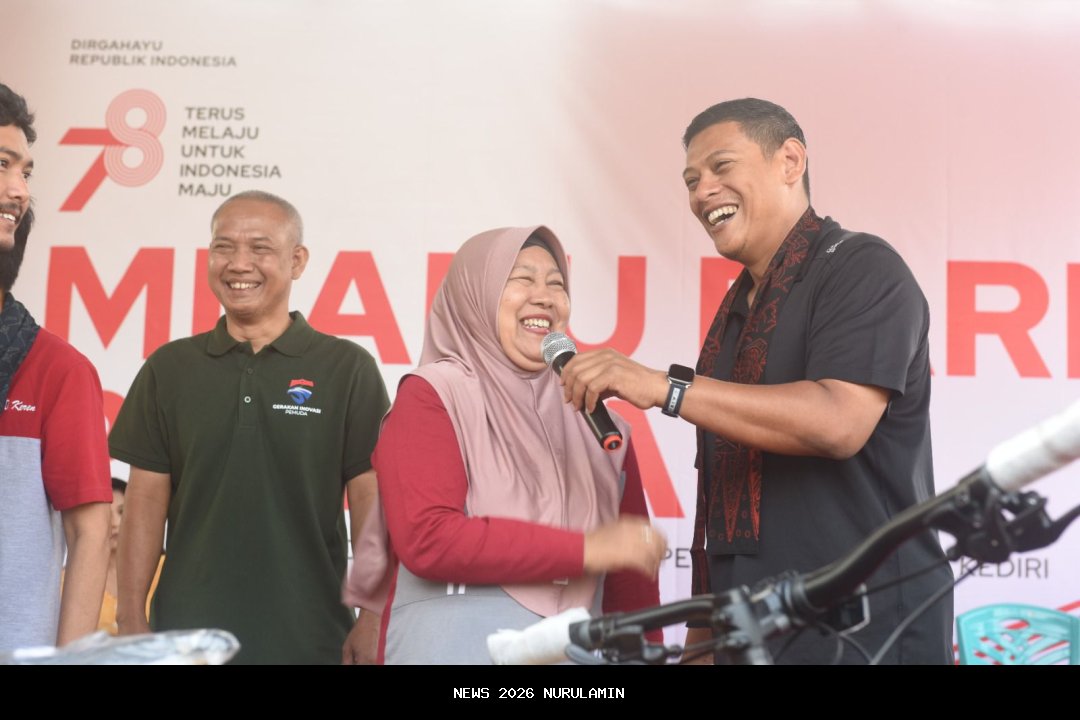 Ribuan Warga Hadiri Mlaku Bareng HUT Jatim ke-80 di Kediri