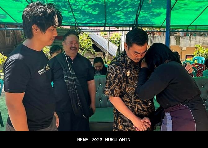 Wabup Murison Kunjungi Korban Kecelakaan Mobil PLN di Puskesmas Siulak Gedang Jambi