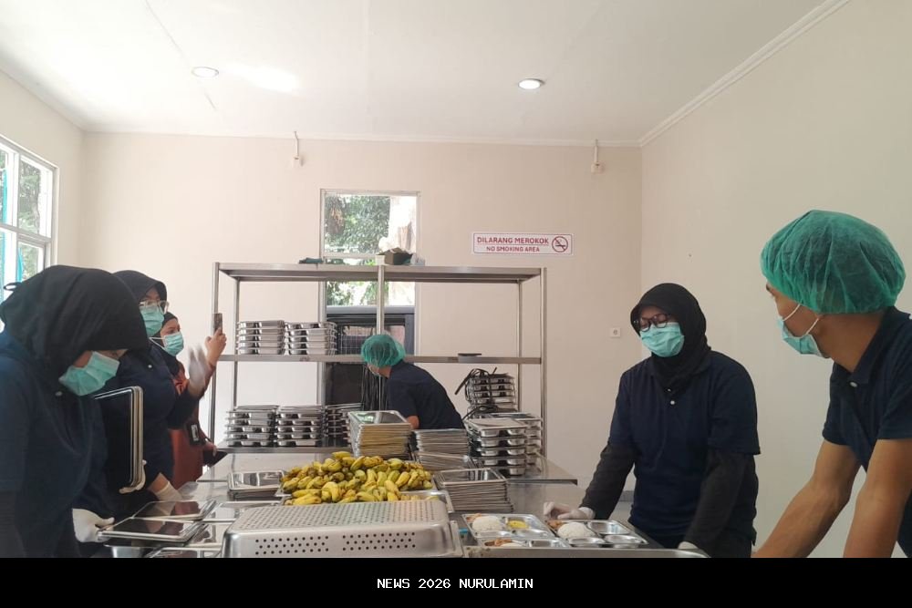 Dapur SPPG Masjid Jamik Layani 2.183 Pelajar dengan Makanan Bergizi Gratis