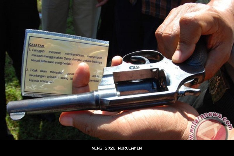 Pistol Revolver yang Digunakan Pelaku Tembak Warga Polman Hingga Tewas