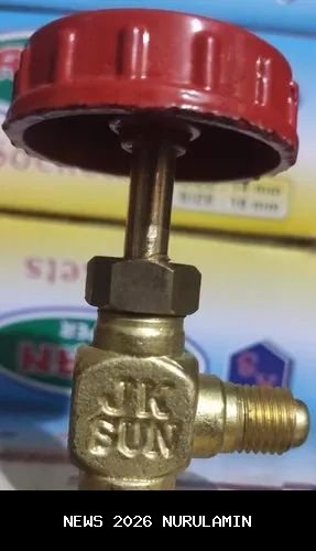 Harga Tiket dan Lokasi Pantai Watu Bale Pacitan, Destinasi Unik dengan Jembatan Gantung di Atas Lautan!