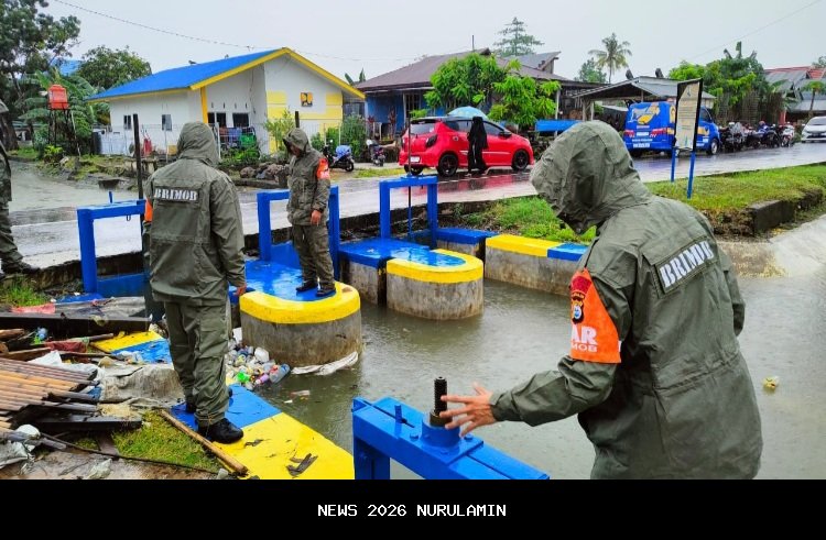 Brimob Sumut Lakukan Patroli SAR di Nias Hadapi Cuaca Ekstrem