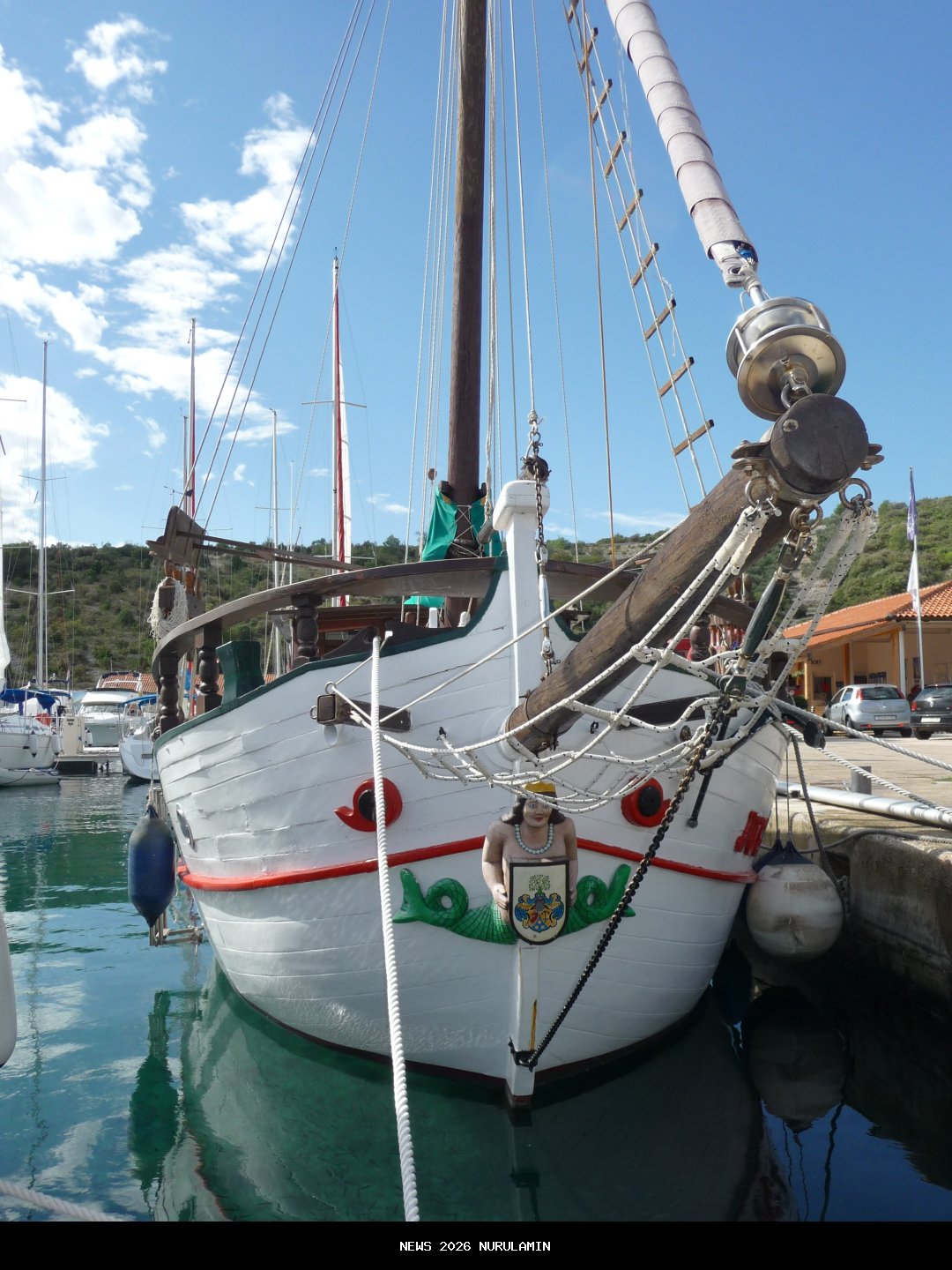 Kapal Batu Bara Terdampar, Lambung Bocor di Pantai Konang Trenggalek