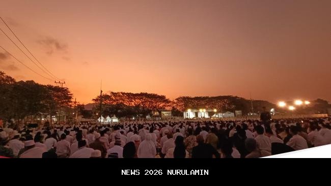 Lirboyo Bersemarak, Ribuan Santri Gema Selawat di Kediri Peringati Hari Santri 2025