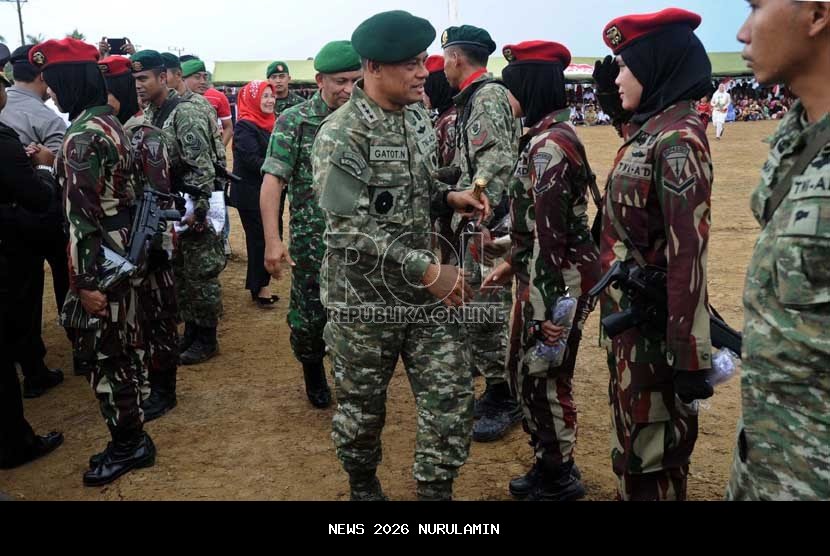 TNI dan Warga Perbaiki Jembatan Gantung Vital di Lenggo Polman, Akses Sekolah dan Ekonomi Lancar