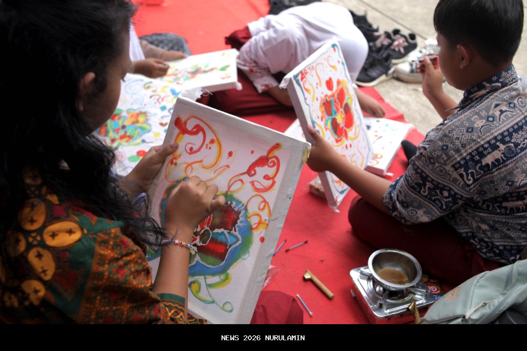 Kebanggaan Anak KB–TK Roudlotul Abidin Mengenal Batik Sejak Dini
