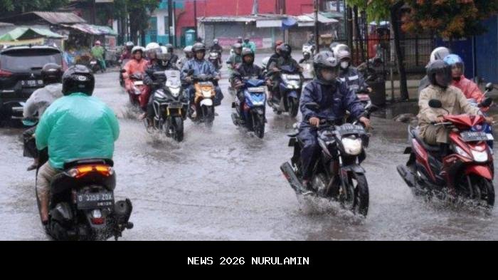 Prakiraan Cuaca Padang, Minggu 19 Oktober 2025: Hujan Ringan Pagi hingga Siang