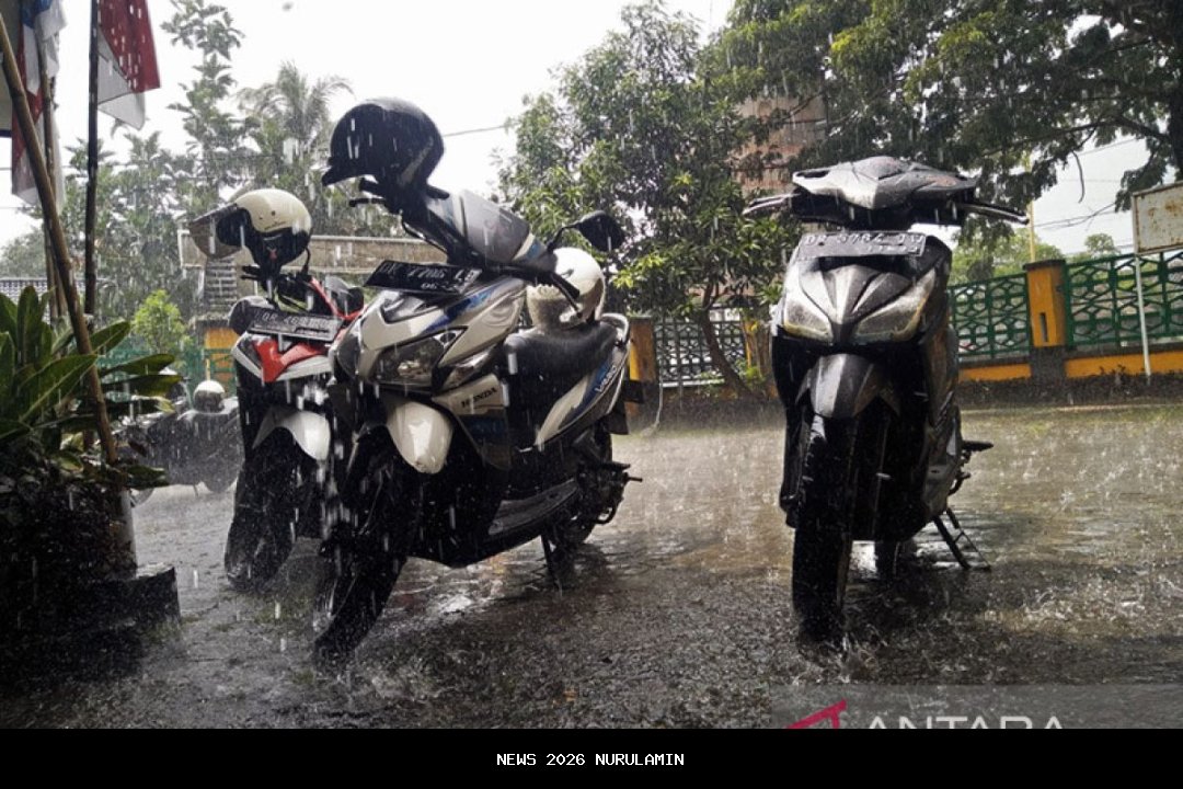 BMKG Umumkan Peringatan Hujan Lebat NTB 17-19 Desember 2025