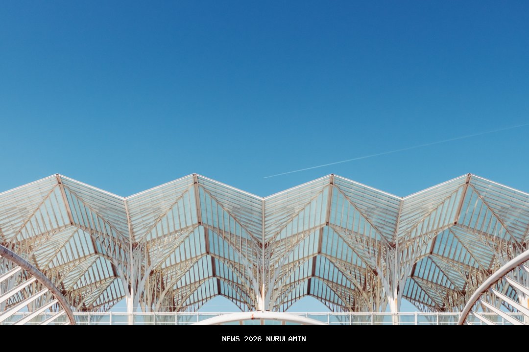 Real Sociedad Bangkit dari Zona Degradasi dengan Dua Gol Oyarzabal, Sevilla Tumbang di Anoeta