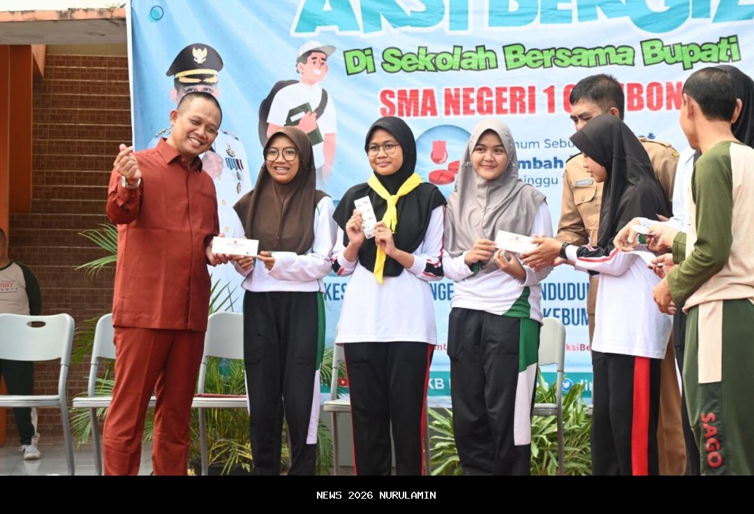 Siswa SMPN 4 Gombong Dapat Hadiah Sepeda dari Bupati Lilis