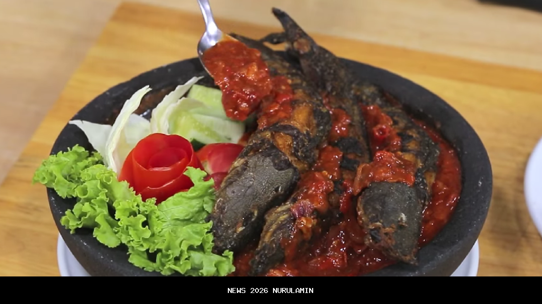 Chef Devina Bongkar Rahasia Pecel Lele Lamongan, Sambalnya Menggigit Lidah!