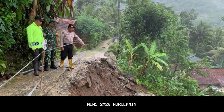 Talud Setinggi Lima Meter Longsor di Poncowarno Kebumen, Dipicu Hujan Deras Berhari-hari