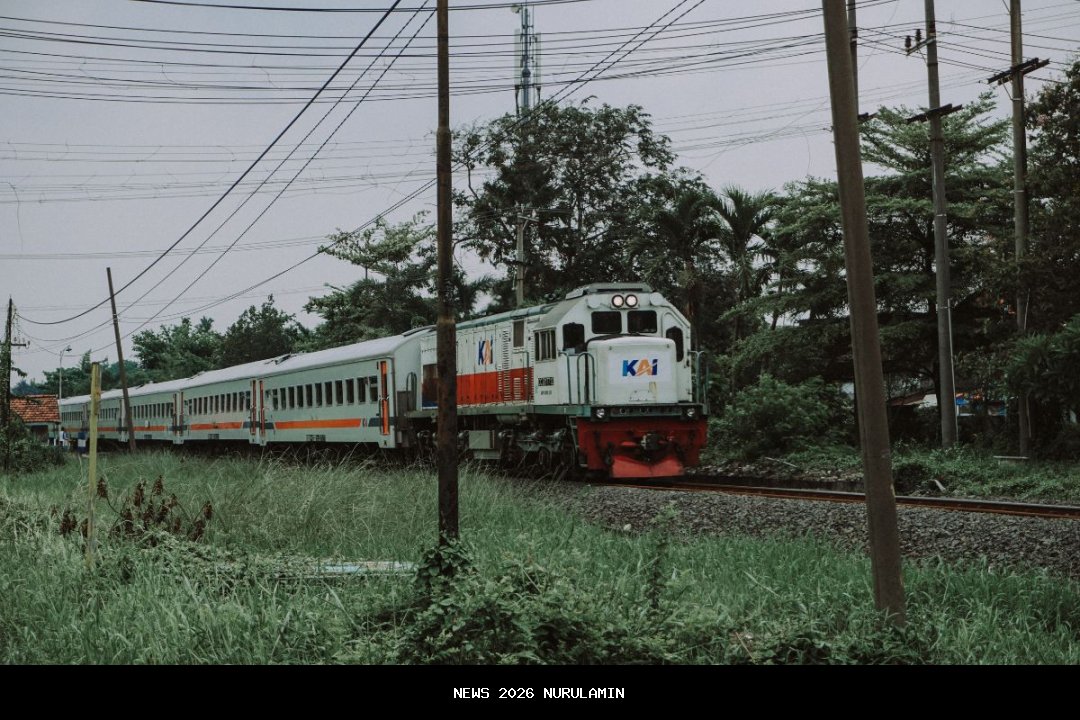 Jalur Kereta Purwojaya Kembali Lancar