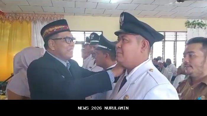 Camat Gandapura Lantik Mantan Anggota DPRK Bireuen Jadi Keuchik
