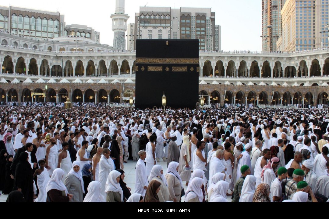 Haji Najmudin Beri Hadiah Lamborghini Rp23 Miliar di Ultah Anak ke-9