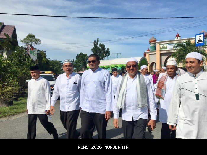 Pawai Meriahkan HSN 2025, Seribu Santri Asy Syuhada Turun ke Jalan