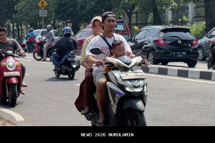 Nekat Bangun Tenda di Jalan, Denda Rp50 Juta