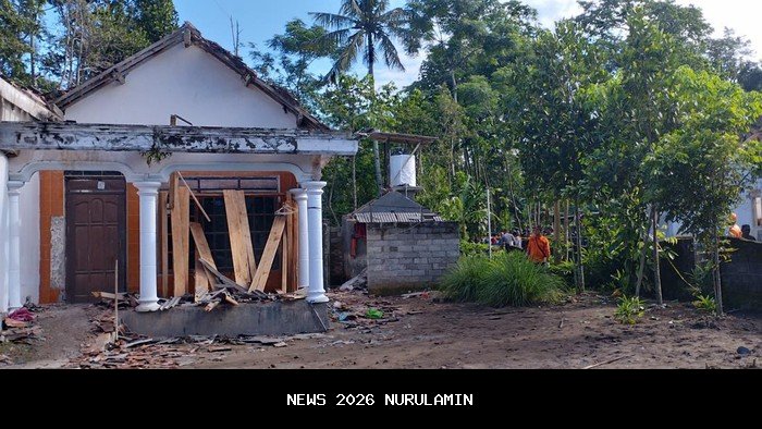 Puslabfor Ambil Bukti Ledakan di Rumah Terduga Pelaku SMAN 72, Ada Paket Serbuk